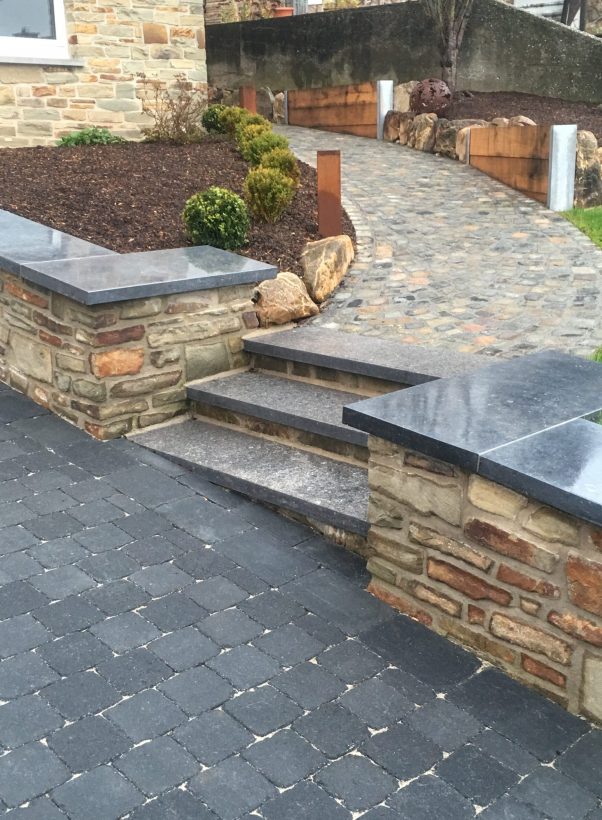 Treppen & Hangbefestigungen