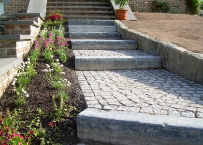 Treppen & Hangbefestigungen