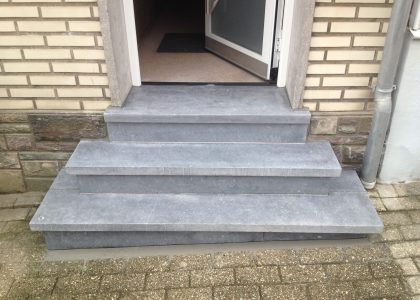 Treppen & Hangbefestigungen